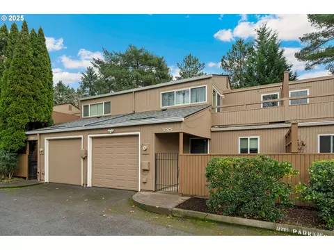 17525 NW Shorewood Dr, Beaverton, OR 97006