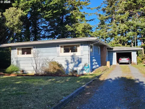 524 Madrona Ave, Port Orford, OR 97465