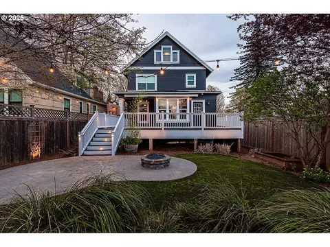 7612 SE Main St, Portland, OR 97215