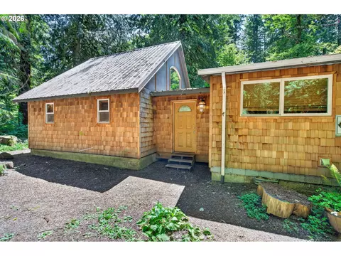 Exterior - 71010 E Mcfarland Rd, Rhododendron, OR 97049 photo 2 of 11