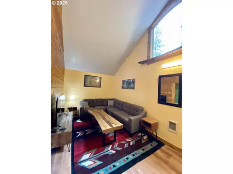 Living - 71010 E Mcfarland Rd, Rhododendron, OR 97049 photo 4 of 6