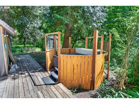 Exterior - 71010 E Mcfarland Rd, Rhododendron, OR 97049 photo 10 of 11