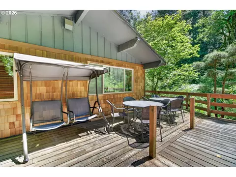 Exterior - 71010 E Mcfarland Rd, Rhododendron, OR 97049 photo 5 of 11