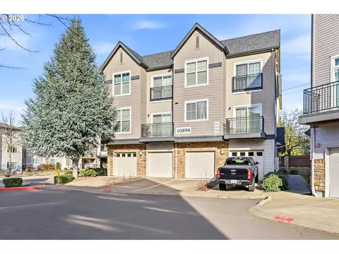 10890 NE Red Wing Way #102, Beaverton, OR 97006