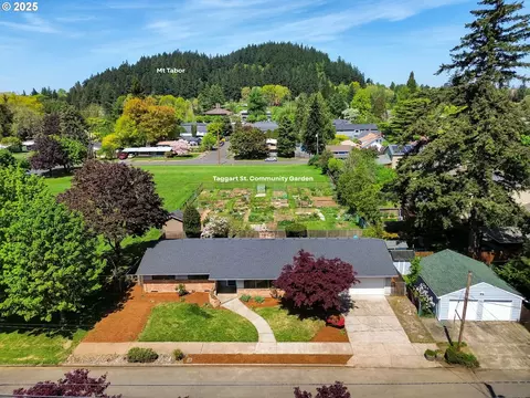 6909 SE Taggart St, Portland, OR 97206