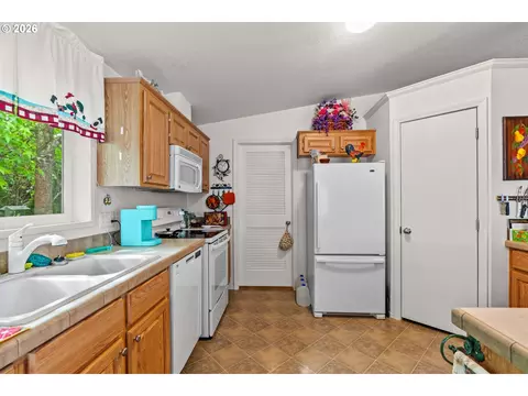 1199 N Terry St #252, Eugene, OR 97402 photo 5
