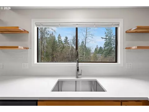 Kitchen - 275 NE Scott Dr, Gresham, OR 97030 photo 3 of 4