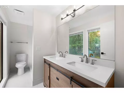 Bath - 275 NE Scott Dr, Gresham, OR 97030 photo 1 of 3