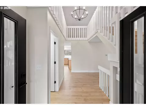 Entry Way - 275 NE Scott Dr, Gresham, OR 97030 photo 1 of 2