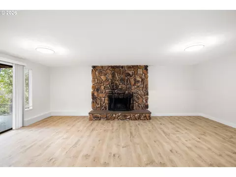 Living - 275 NE Scott Dr, Gresham, OR 97030 photo 4 of 5