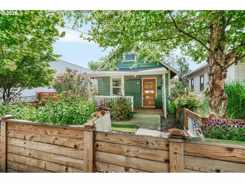514 Barclay Hills Dr, Oregon City, OR 97045
