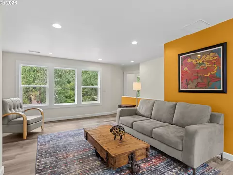 Living - 541 SE Park Dr, Gresham, OR 97080 photo 3 of 3