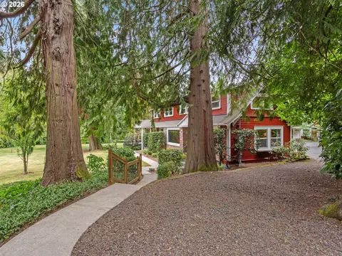 Exterior - 541 SE Park Dr, Gresham, OR 97080 photo 2 of 15