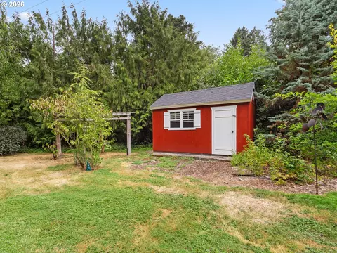 Exterior - 541 SE Park Dr, Gresham, OR 97080 photo 9 of 15