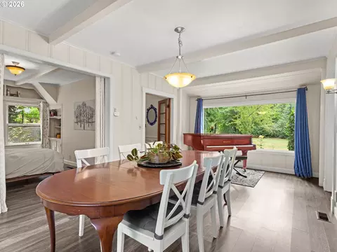 Dining - 541 SE Park Dr, Gresham, OR 97080 photo 2 of 2