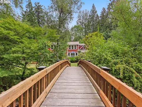 Exterior - 541 SE Park Dr, Gresham, OR 97080 photo 14 of 15