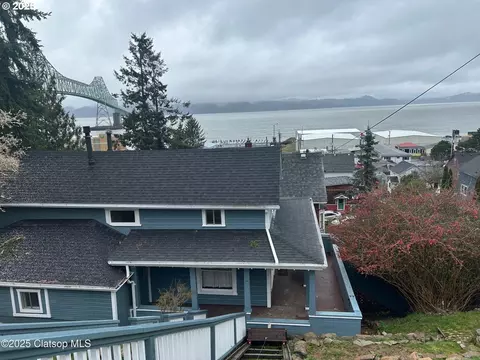 153 Washington St, Astoria, OR 97103