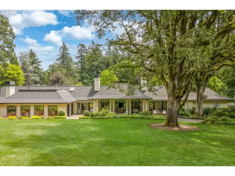 12727 S Iron Mountain Blvd, Portland, OR 97219