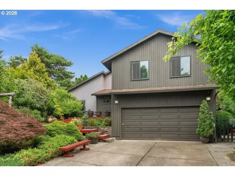 11828 SE Knee Ct, Happy Valley, OR 97086