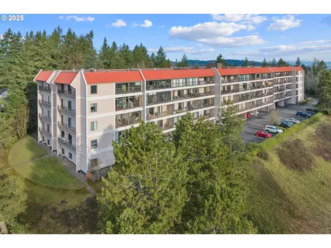 45 Eagle Crest Dr #119, Lake Oswego, OR 97035