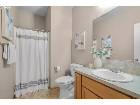 Bath - 21936 NE Couch St, Gresham, OR 97030 photo 1 of 5