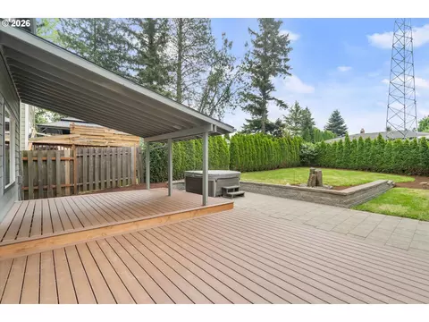 Exterior - 21936 NE Couch St, Gresham, OR 97030 photo 2 of 7