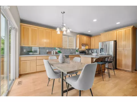 Dining - 21936 NE Couch St, Gresham, OR 97030 photo 1 of 2