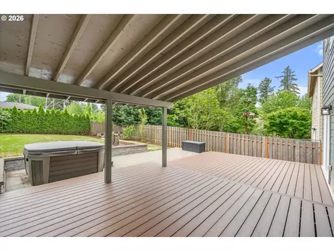 Exterior - 21936 NE Couch St, Gresham, OR 97030 photo 3 of 7