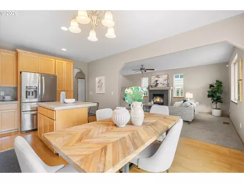 Dining - 21936 NE Couch St, Gresham, OR 97030 photo 2 of 2