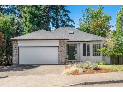 9174 SW Waverly Dr, Portland, OR 97224
