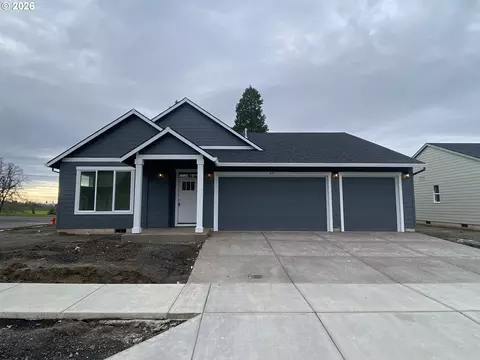 677 Parker Loop, Silverton, OR 97381