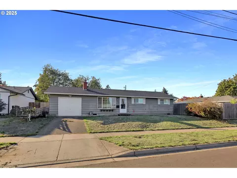 1756 10th St, Springfield, OR 97477