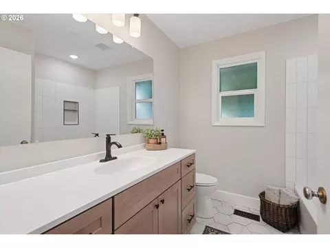 64 NW Florence Ave, Gresham, OR 97030 photo 12