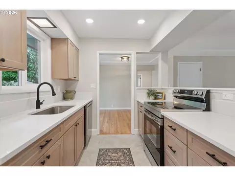 64 NW Florence Ave, Gresham, OR 97030 photo 10