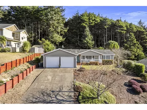 440 NE 70th Pl, Newport, OR 97365