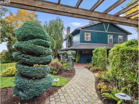 7220 SE Alder St, Portland, OR 97215