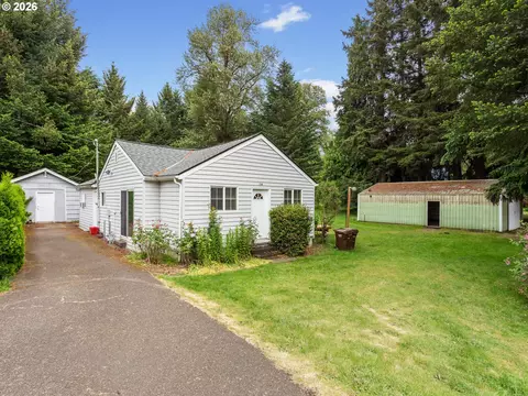 150 River Ln, Gladstone, OR 97027