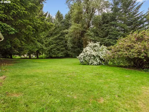 Exterior - 150 River Ln, Gladstone, OR 97027 photo 6 of 10