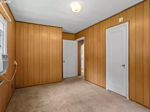 Bedroom - 150 River Ln, Gladstone, OR 97027 photo 5 of 5
