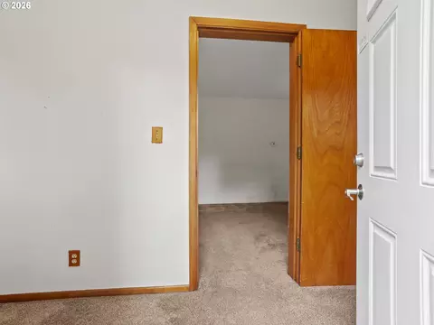 Bedroom - 150 River Ln, Gladstone, OR 97027 photo 1 of 5