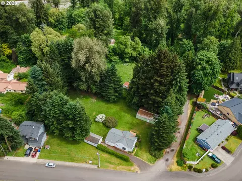 View/Area - 150 River Ln, Gladstone, OR 97027 photo 4 of 10