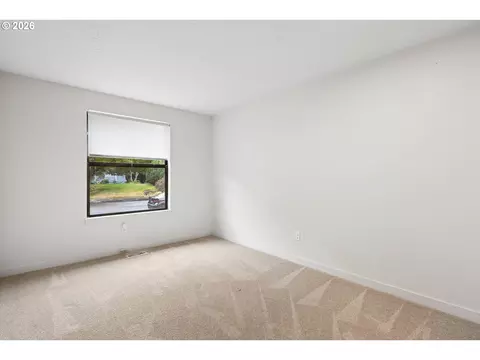 Bedroom - 1611 NW Angeline Ct, Gresham, OR 97030 photo 3 of 7