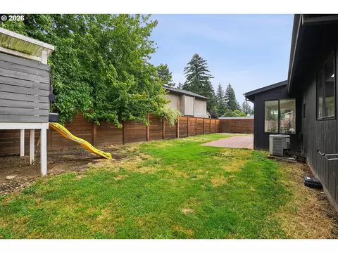 Exterior - 1611 NW Angeline Ct, Gresham, OR 97030 photo 7 of 8