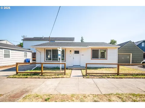 8016 NE Fremont St, Portland, OR 97213