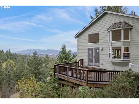 653 Brookside Dr, Eugene, OR 97405