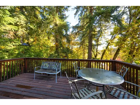 Exterior - 1925 Sylvan St, Eugene, OR 97403 photo 5 of 12