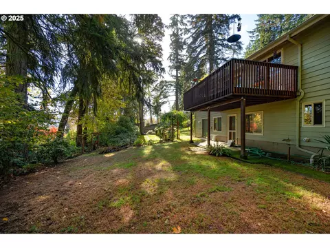 Exterior - 1925 Sylvan St, Eugene, OR 97403 photo 9 of 12