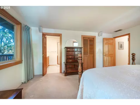 Bedroom - 1925 Sylvan St, Eugene, OR 97403 photo 8 of 10