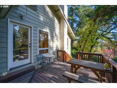 Exterior - 1925 Sylvan St, Eugene, OR 97403 photo 6 of 12