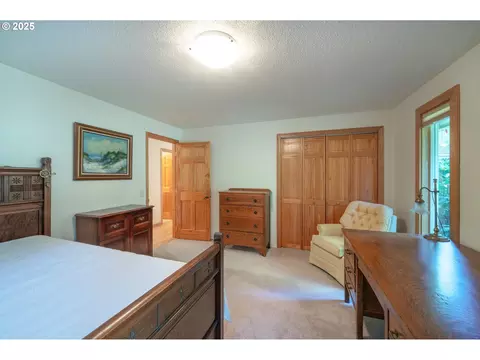 Bedroom - 1925 Sylvan St, Eugene, OR 97403 photo 5 of 10
